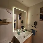 Loft On The And A Few Steps From Downtown דירה *